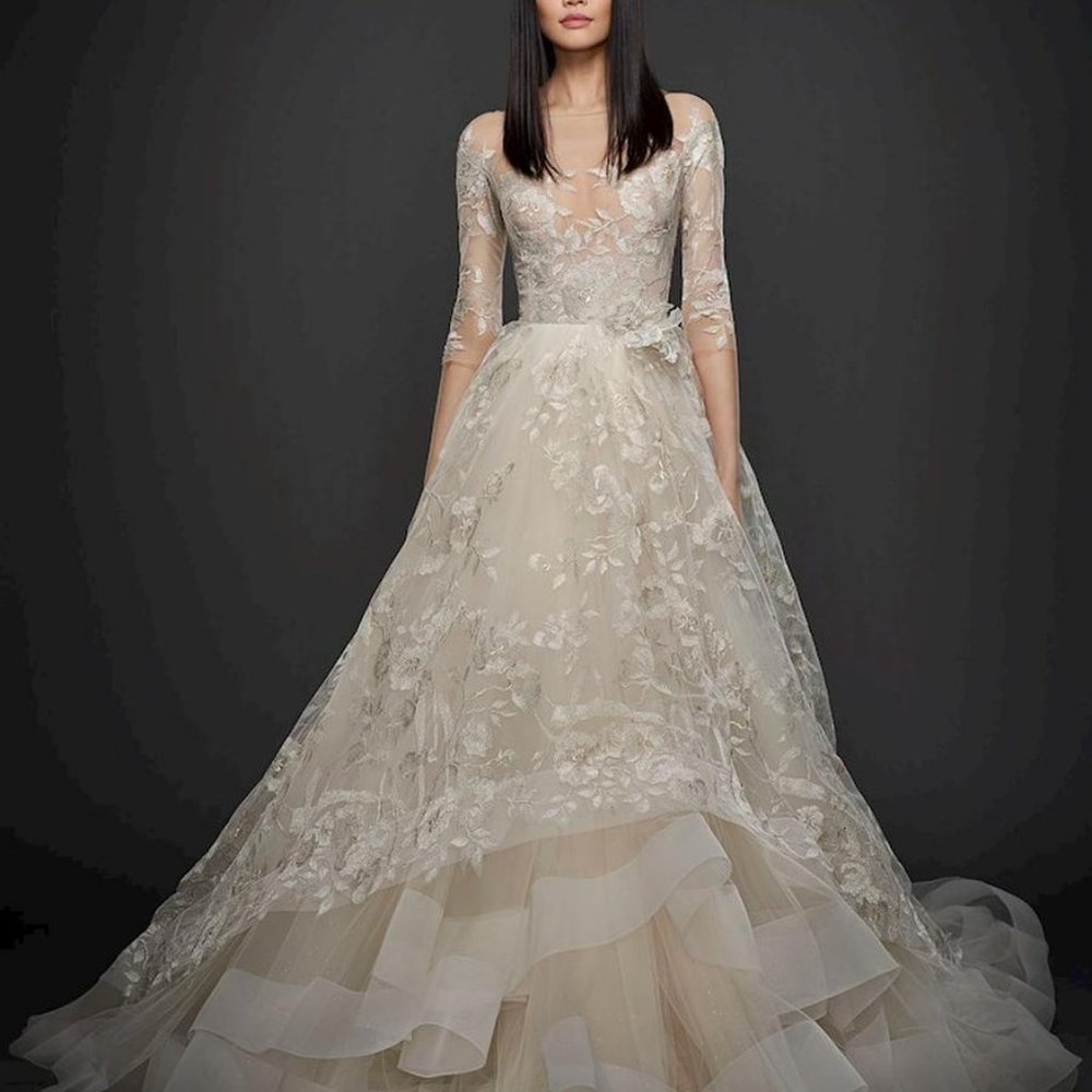 NEW! Lazaro style 3758 Wedding Gown, size 6 to 8 - Picture 3 of 11